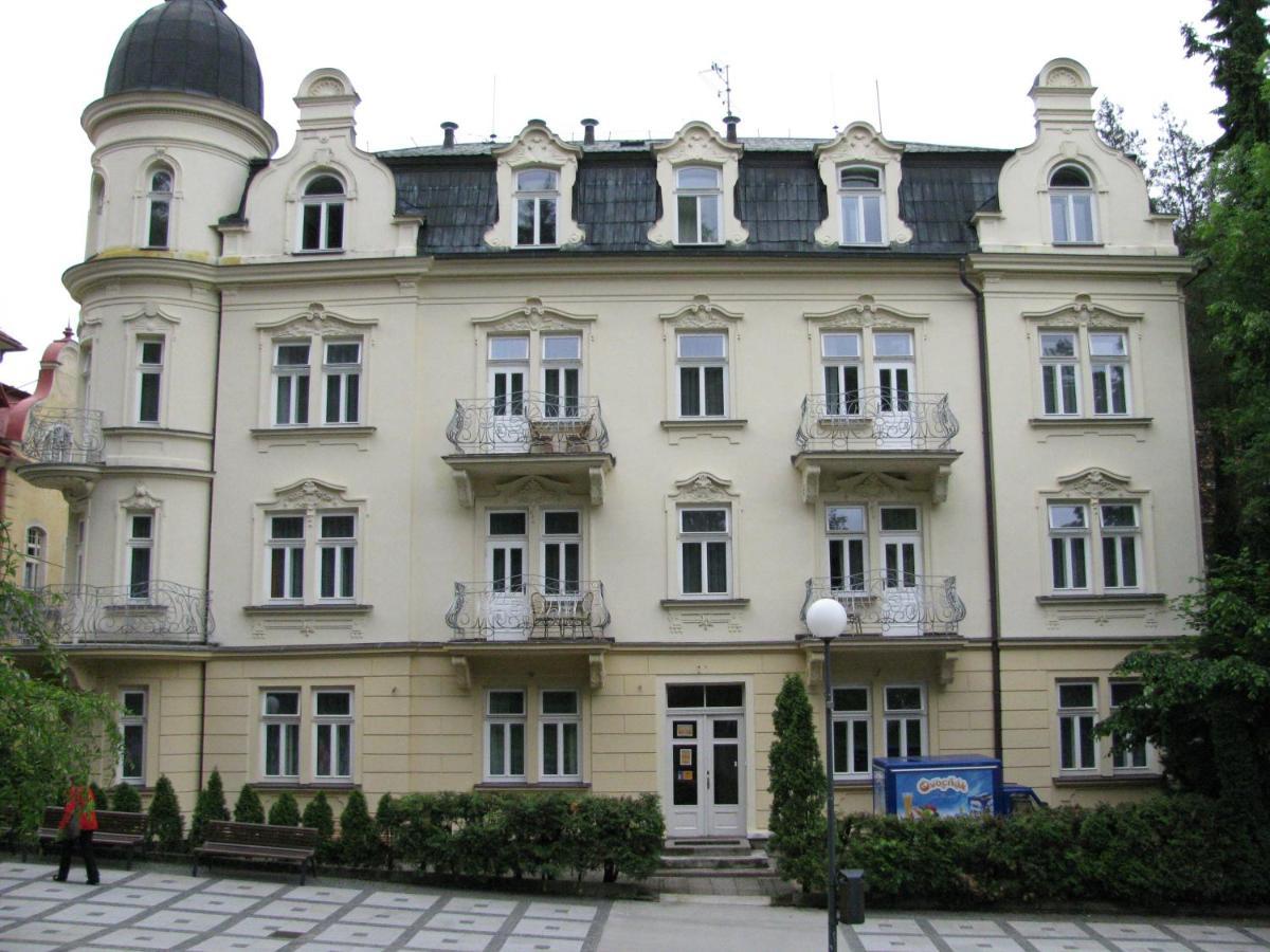Villa Dagmar Luhačovice Exteriör bild
