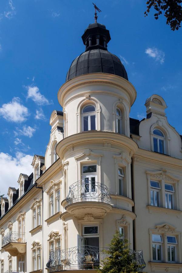 Villa Dagmar Luhačovice Exteriör bild