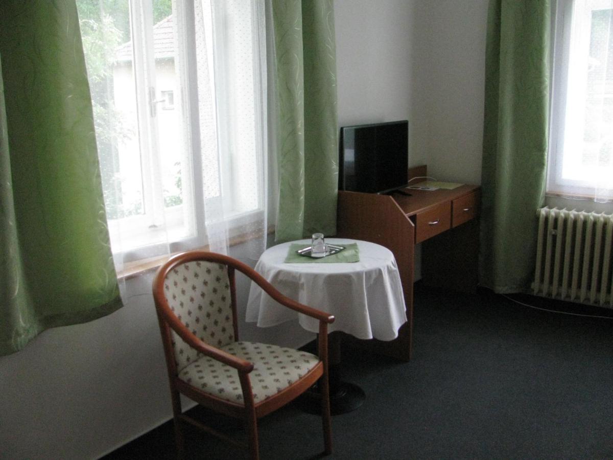 Villa Dagmar Luhačovice Exteriör bild
