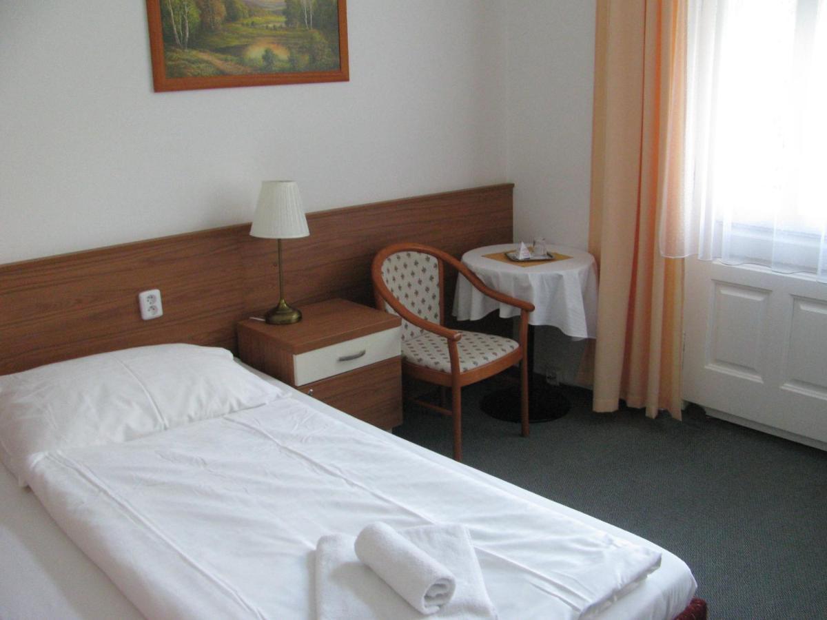 Villa Dagmar Luhačovice Exteriör bild