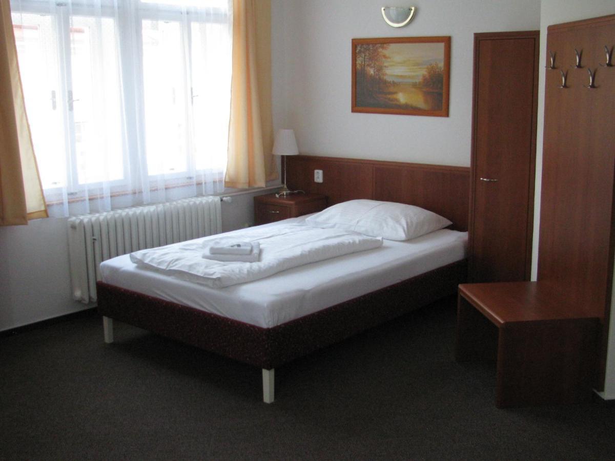 Villa Dagmar Luhačovice Exteriör bild