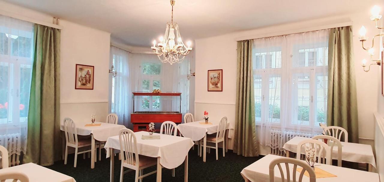 Villa Dagmar Luhačovice Exteriör bild